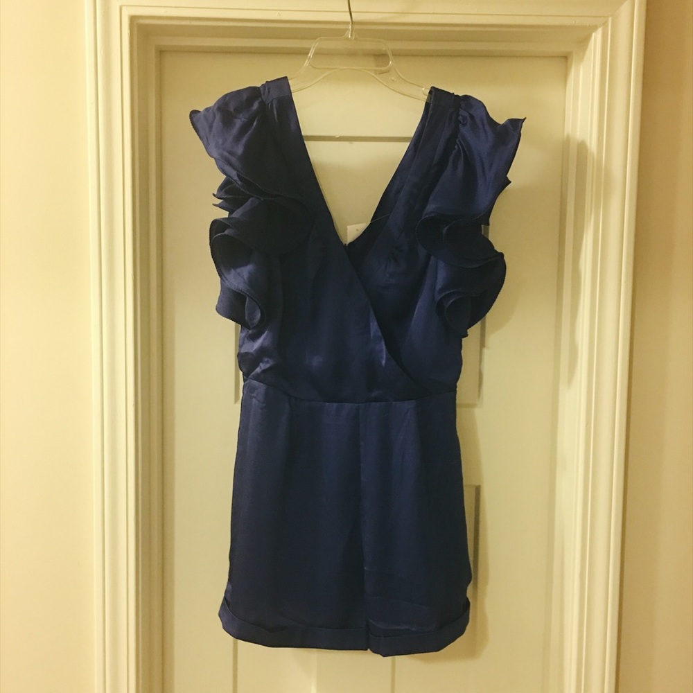 NWT Ark & Co Deep V Ruffle Romper